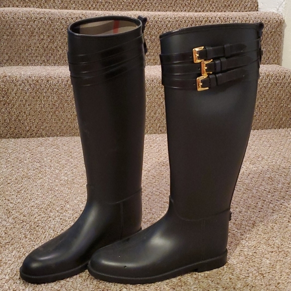 burberry rain boots womens gold